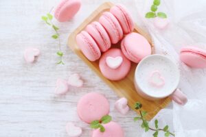 ハートマークのピンクのマカロン